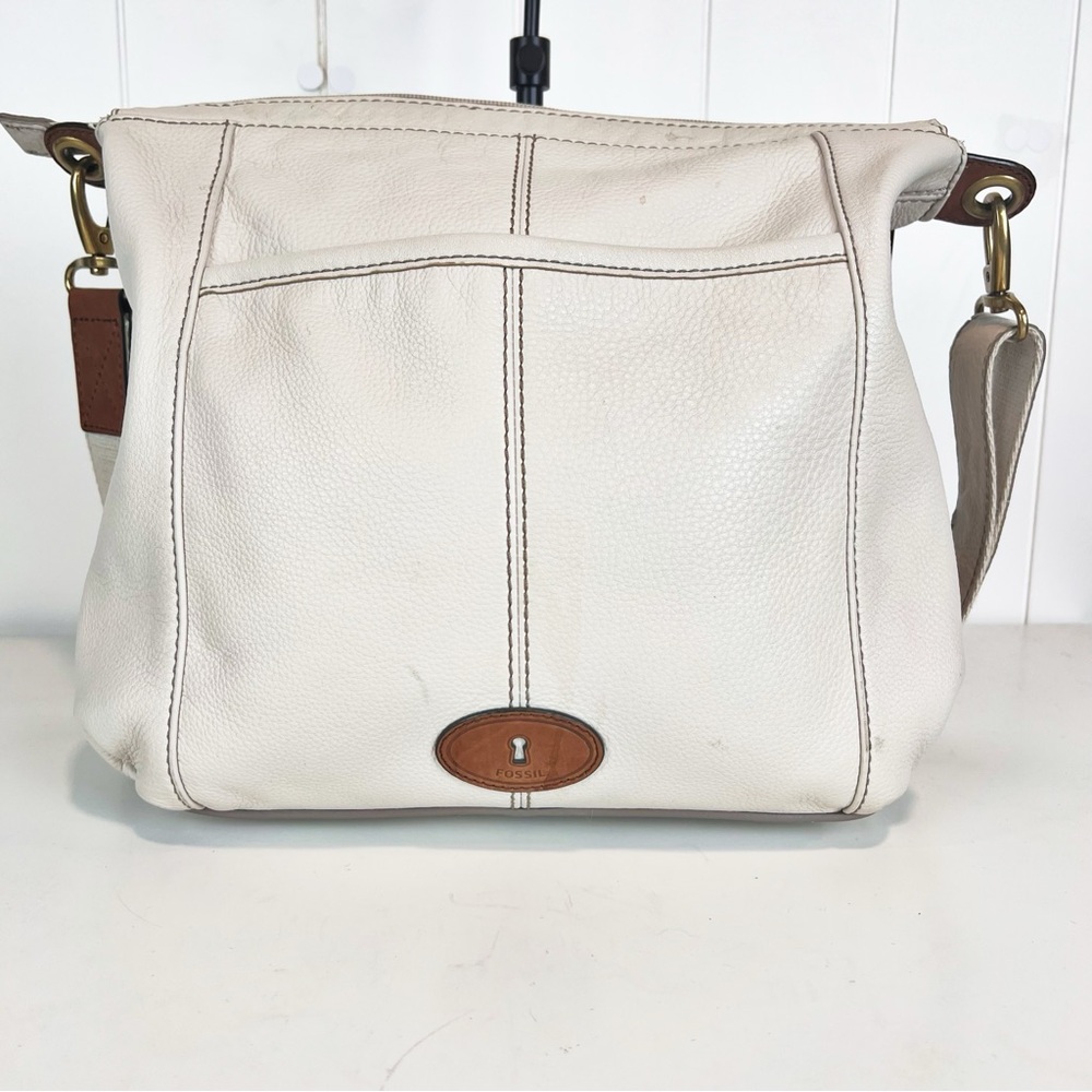 Vintage Fossil Crossbody White Textured Leather Multi Pocket Adjustable Strap - Picture 4 of 15